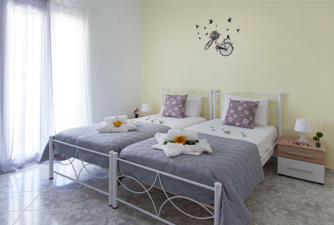 Villa Tonia 帕拉斯波罗斯 外观 照片