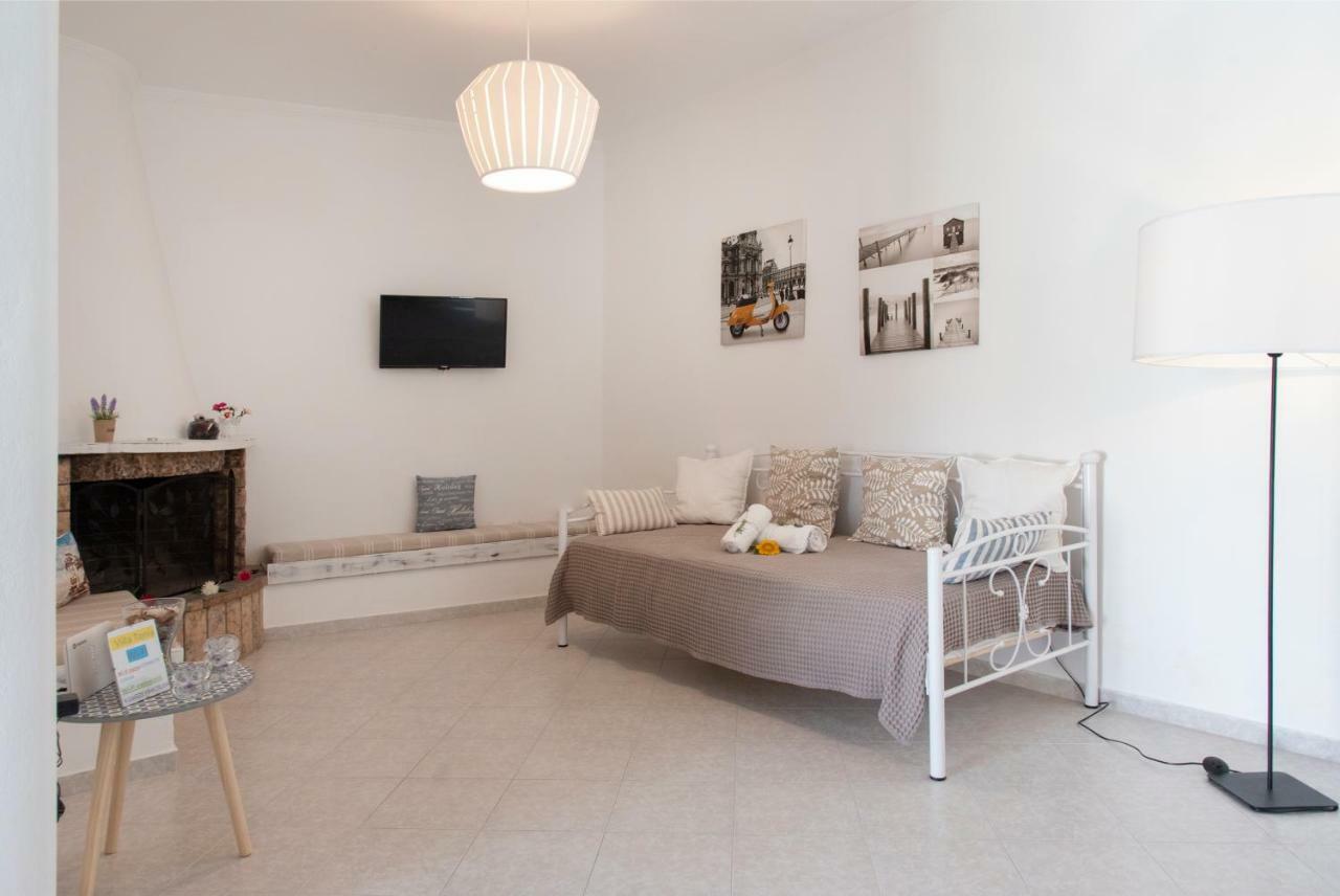 Villa Tonia 帕拉斯波罗斯 外观 照片